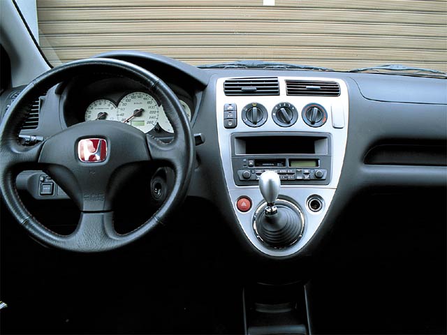 Na rynku wt rnym ceny Civica Type R produkowanego w latach 20012006 wahaj 