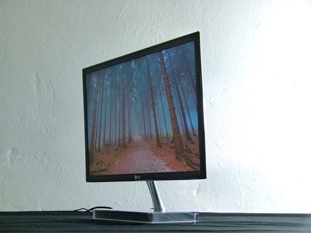 LG E2290V - kąty