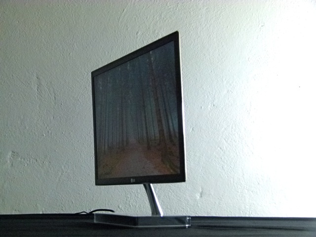 LG E2290V - kąty