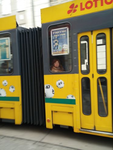 Szybka reakcja na wciśnięcie przycisku migawki umożliwia uchwycenie poruszających się obiektów.